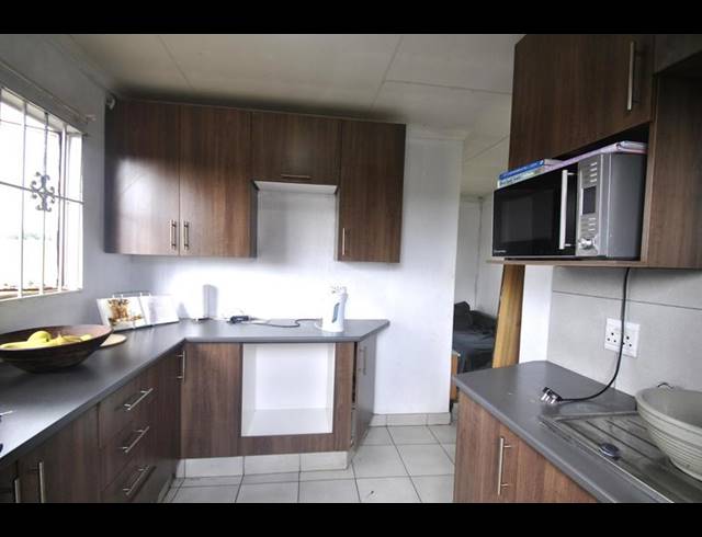 2 BEDROOM HOUSE FOR SALE IN DAWN PARK